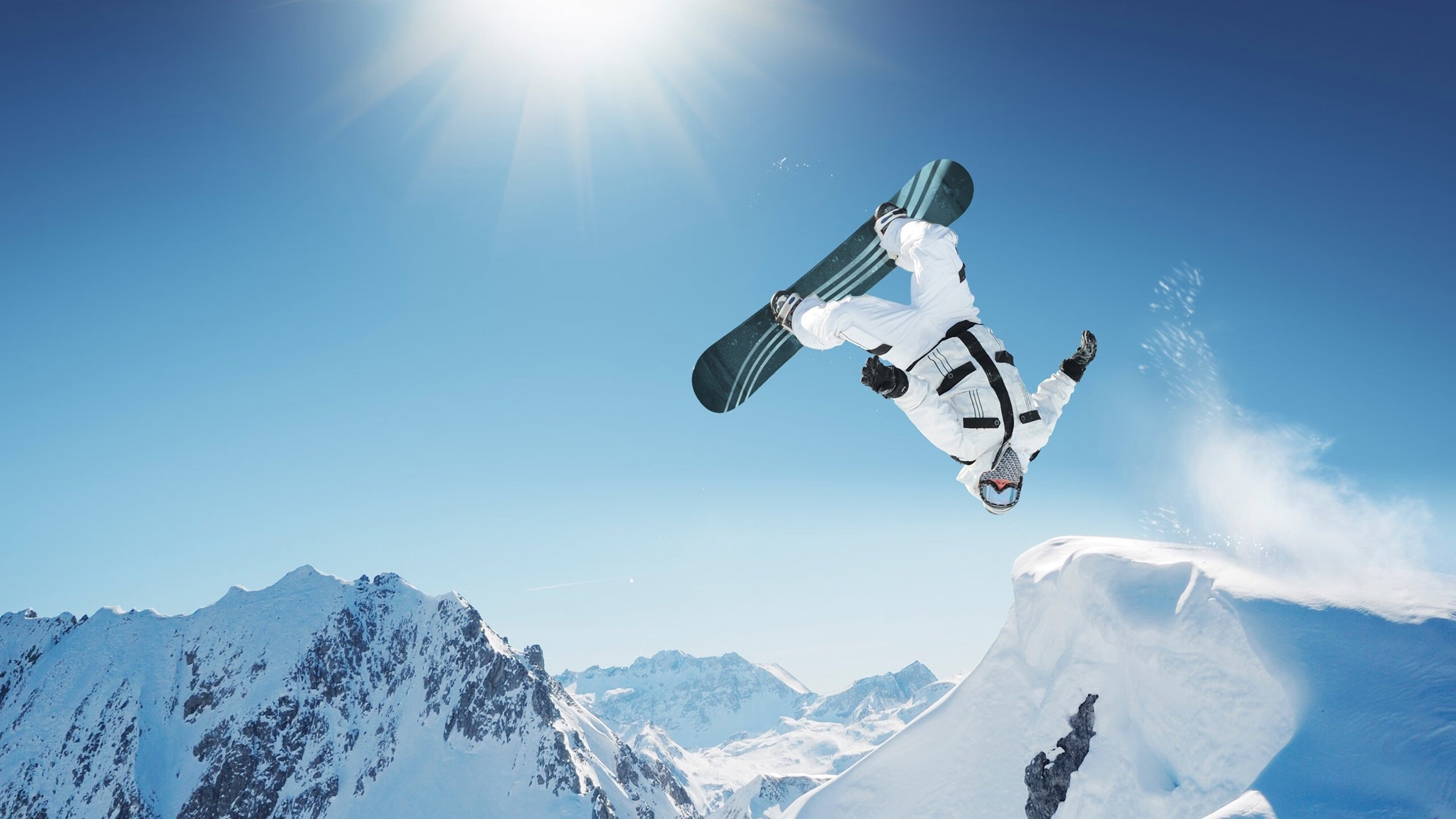 _未来科技展:机器人运动员与真人比赛同台竞技_,机器人与人的比赛